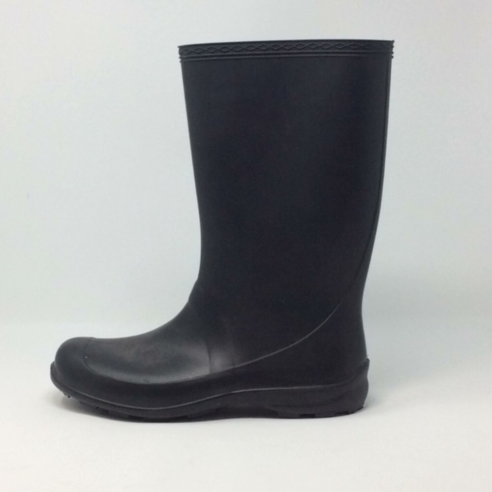 Black rain boots size 11